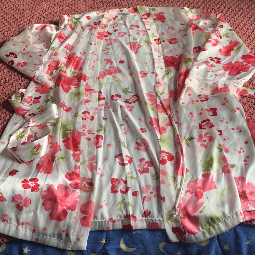 Vintage Silky Floral Robe - Picture 4 of 7